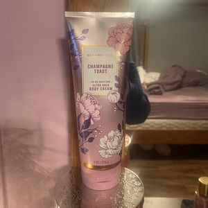 Bath & Body Works Champagne Toast 8 oz Lotion